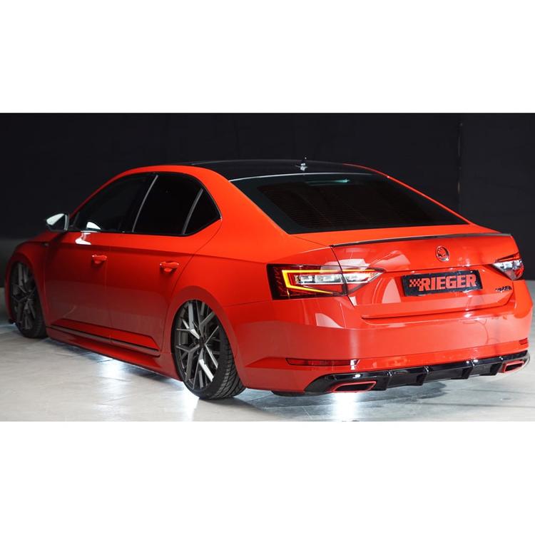 Glossy black Rear skirt insert