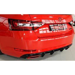 Glossy black Rear skirt insert