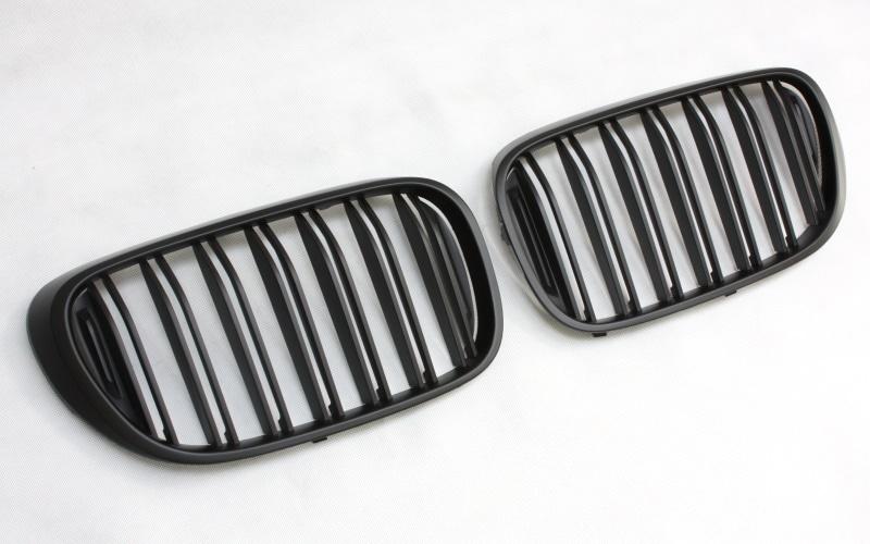 Mattsvarta dubbelribbade njurar BMW 7-serie (G11, G12)
