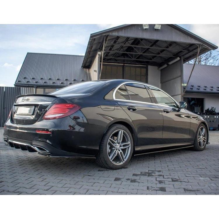 Diffuusori lisäosa takapuskurille) Mercedes W213 E43 AMG / AMG-line