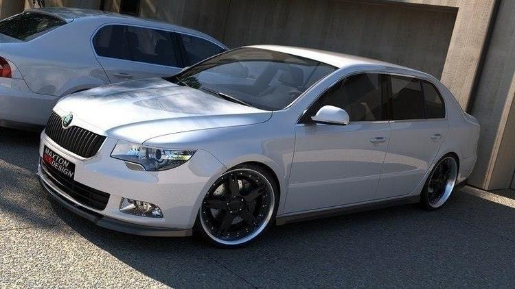 Blanksvart cupspoiler Skoda Superb MK2