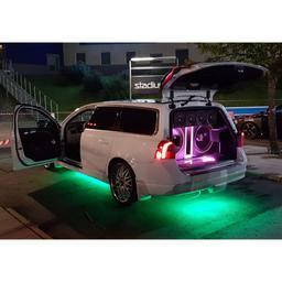 Auton alle monivärillinen LED sarja