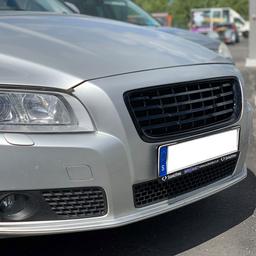 Fully Black Styling Grille that fits Volvo V70Nn