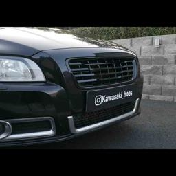 Fully Black Styling Grille that fits Volvo V70Nn