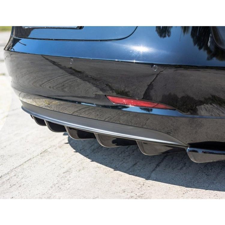 Diffuser (innsats for bakre støtfangeren)Tesla Model 3