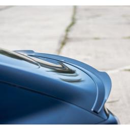 Spoilersiipi huomaamaton Tesla Model 3