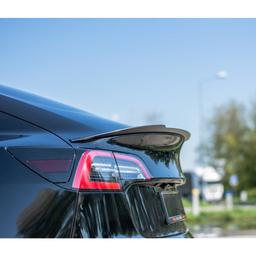 Spoilersiipi huomaamaton Tesla Model 3