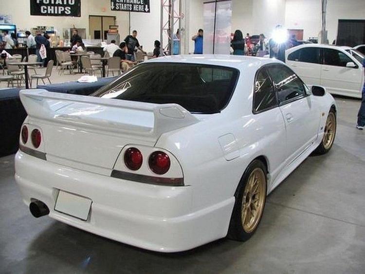 Vinge Nissan Skyline R33