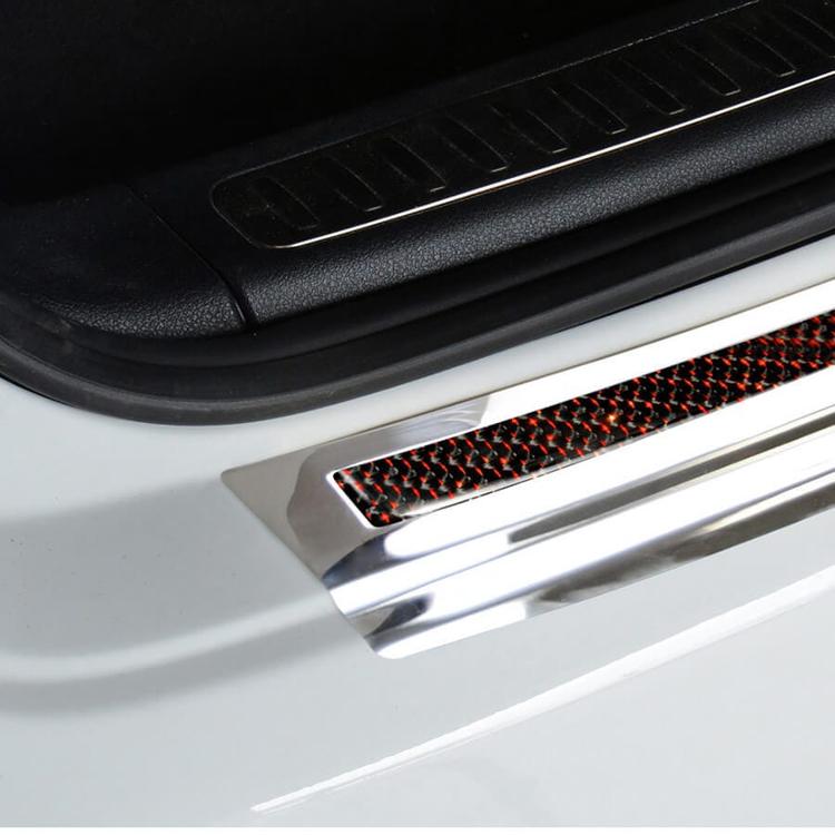 Lastskydd krom och kolfiber med röda detaljer till Porsche Macan