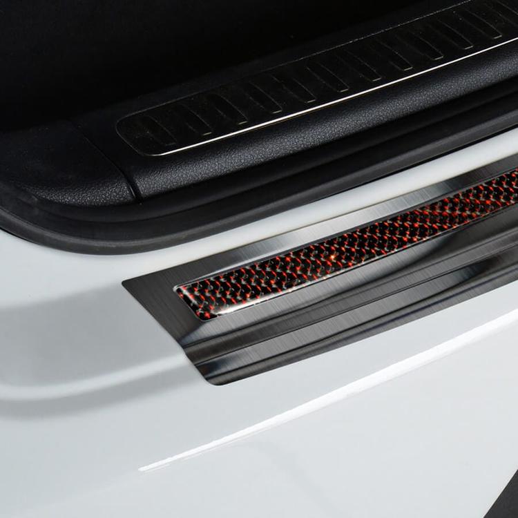 Lastskydd svart borstat stål och kolfiber med röda detaljer till Porsche Macan