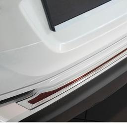 Taka Takapuskurin suojapelti kromattu  ja hiilikuitu jossa punaisia osia Toyota C-HR