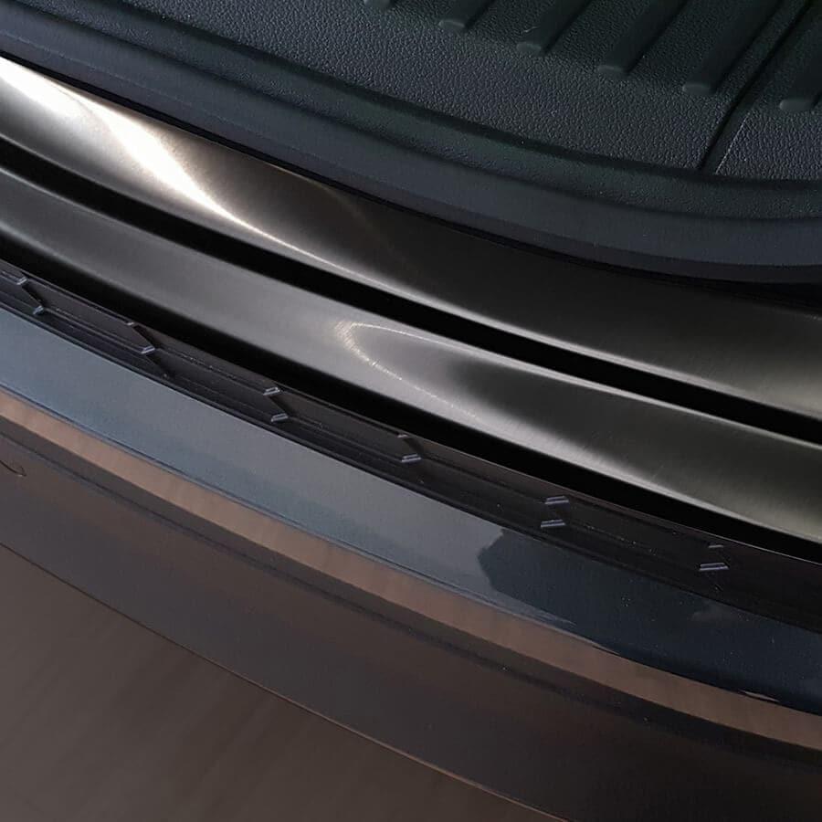Lastskydd svart borstat stål till Skoda Kodiaq