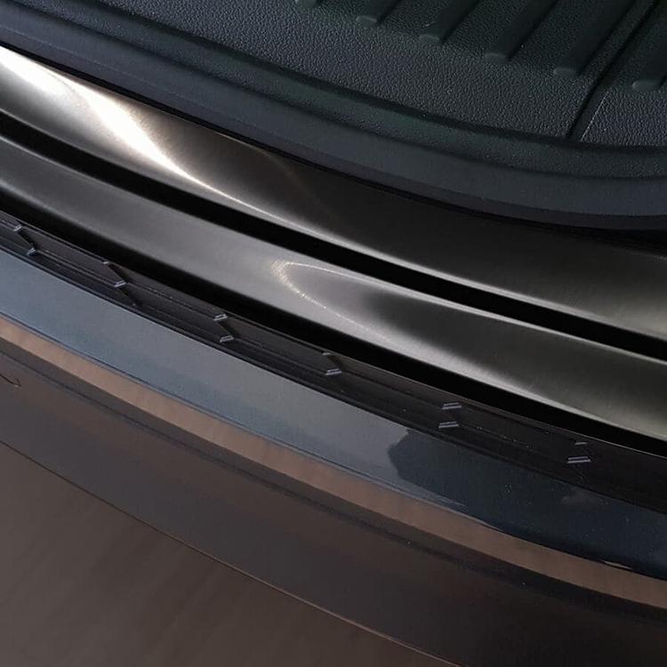 Lastskydd svart borstat stål till Skoda Kodiaq
