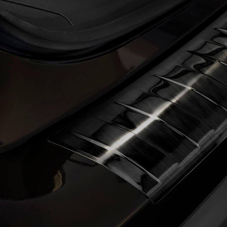 Lastskydd svart borstat stål till Mitsubishi Outlander (med parkeringssensorer)
