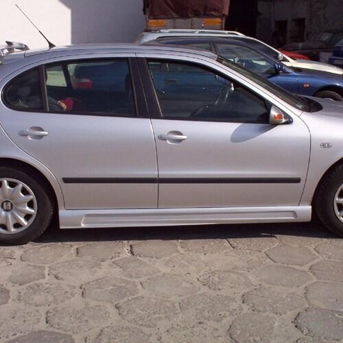 Sivuhelmat  Seat Leon
