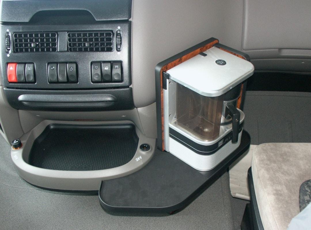Center table  that fit DAF EURO6/XF105