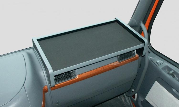 Svart Passagerarbord som passar Volvo FH/FM