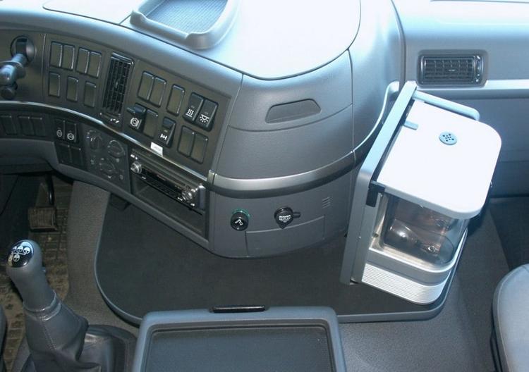 Svart Mittbord som passar Volvo FM Version 2 02-08