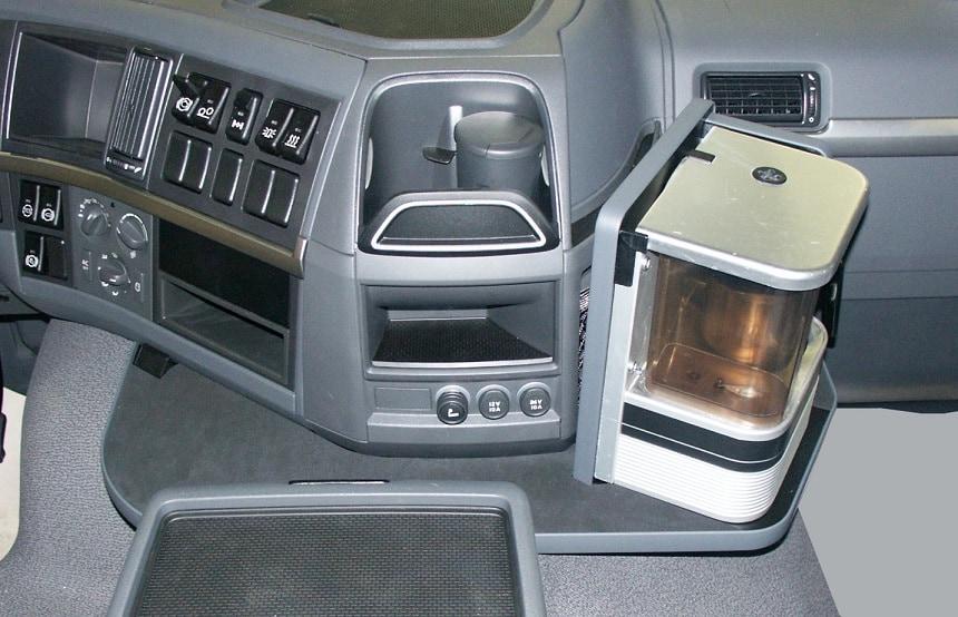 Svart Mittbord som passar Volvo FM Version 3 08-12