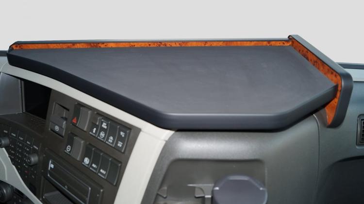 Kuljettajanpöytä joka sopii Volvo FM/X4 puinen