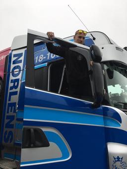 Tuulenohjain/vetosuojat joka sopii Scania Streamline