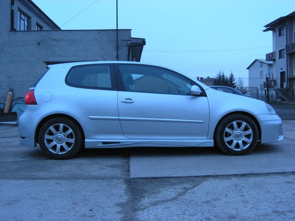 Side skirts VW Golf V