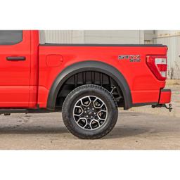 Bakre wheel well liners Rough Country Ford F150 2021-nu - 5