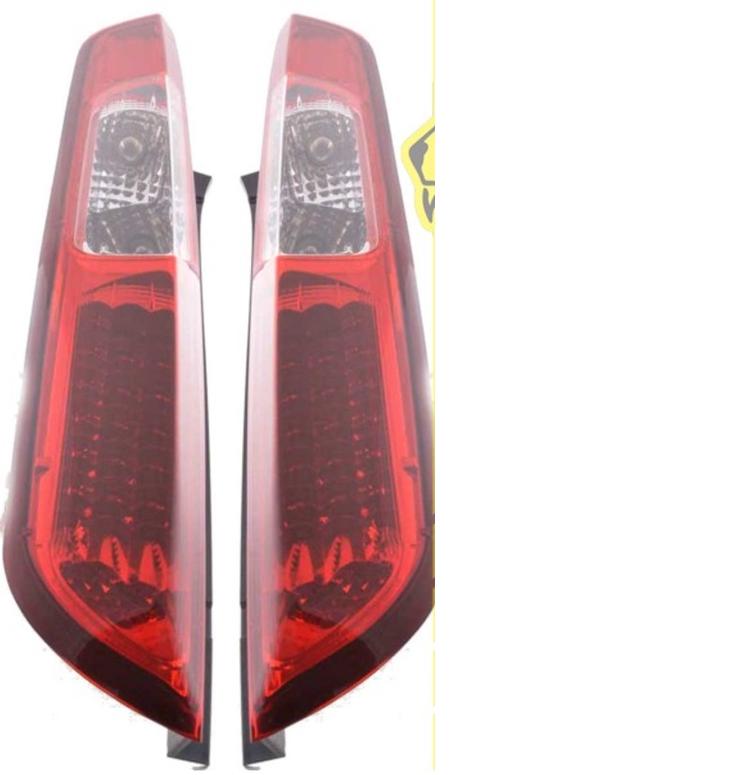 Baklampor Röd/Klar LED Focus 04-