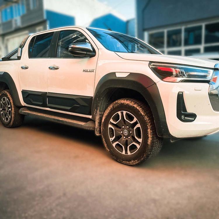 Dörrskydd Toyota Hilux 8