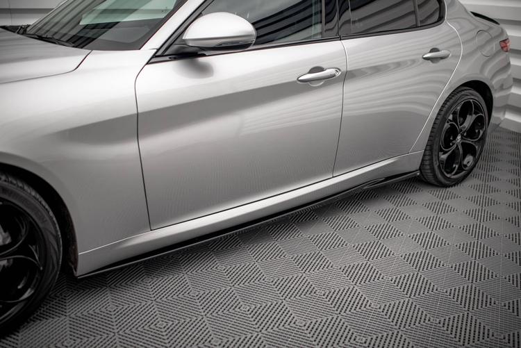 Maxton Design Sivuhelmat Alfa Romeo Giulia Sport