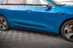 Maxton Design Sivuhelmat Audi E-tron
