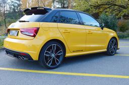 Maxton Design Sivuhelmat Audi S1 8X
