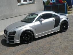 Maxton Design Sivuhelmat Audi TT 8N (R8 Look)
