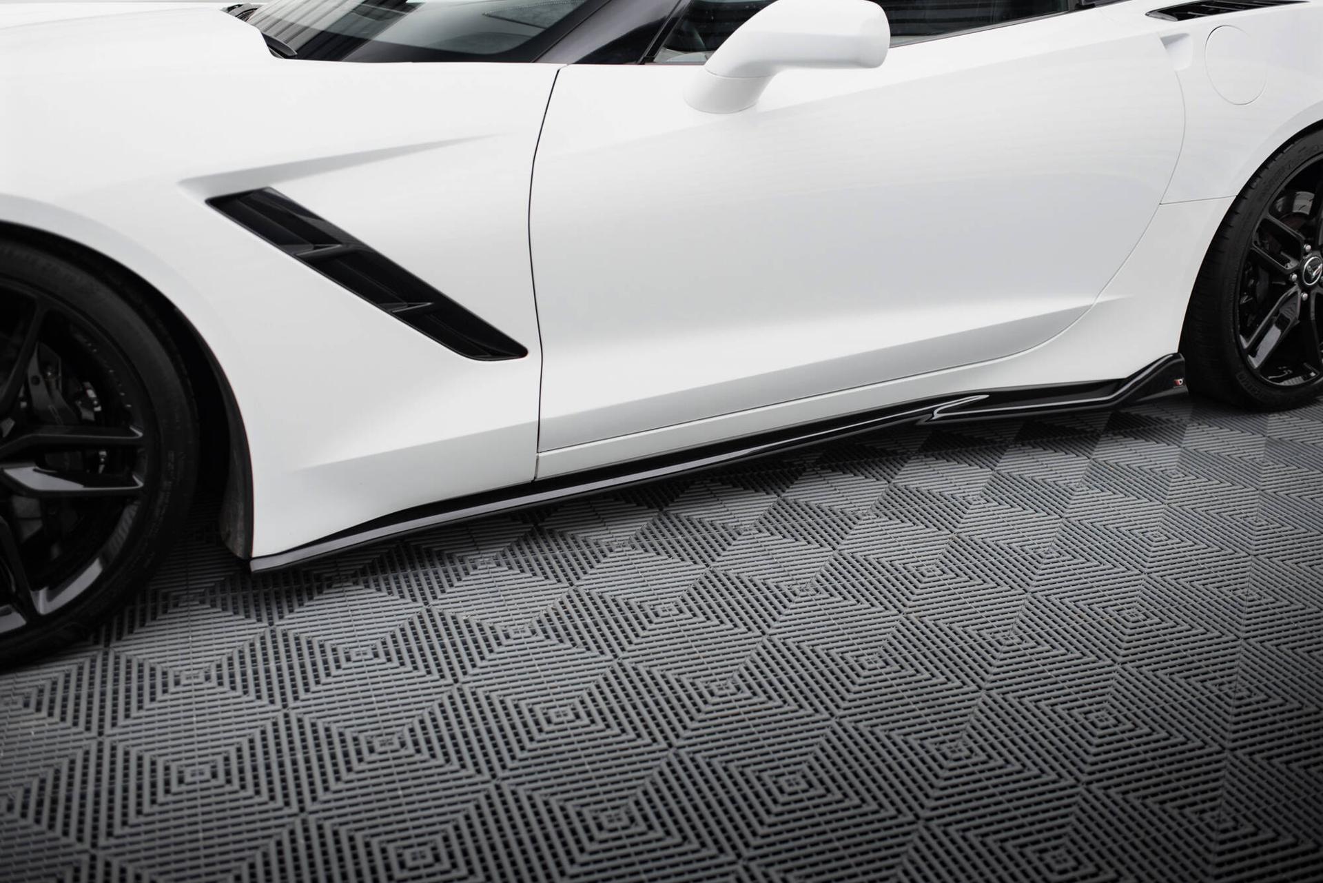 Maxton Design Sivuhelmat V.2 Chevrolet Corvette Stingray C7