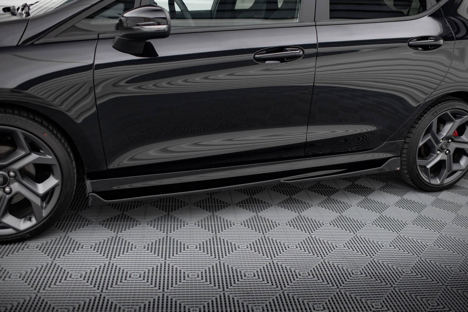 Maxton Design Sivuhelmat V.4 Ford Fiesta MK8 ST / St-line