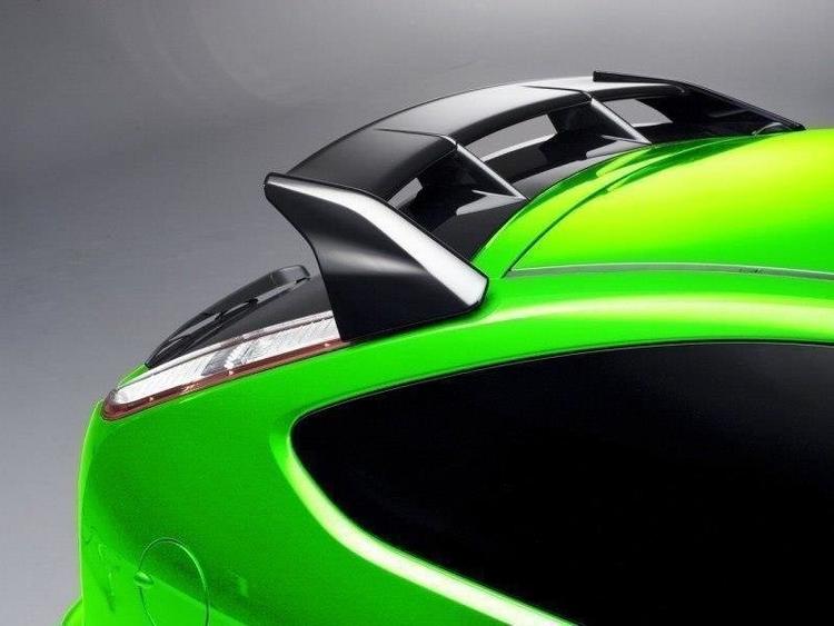 Maxton Design Siipi RS LOOK Ford Focus II HB