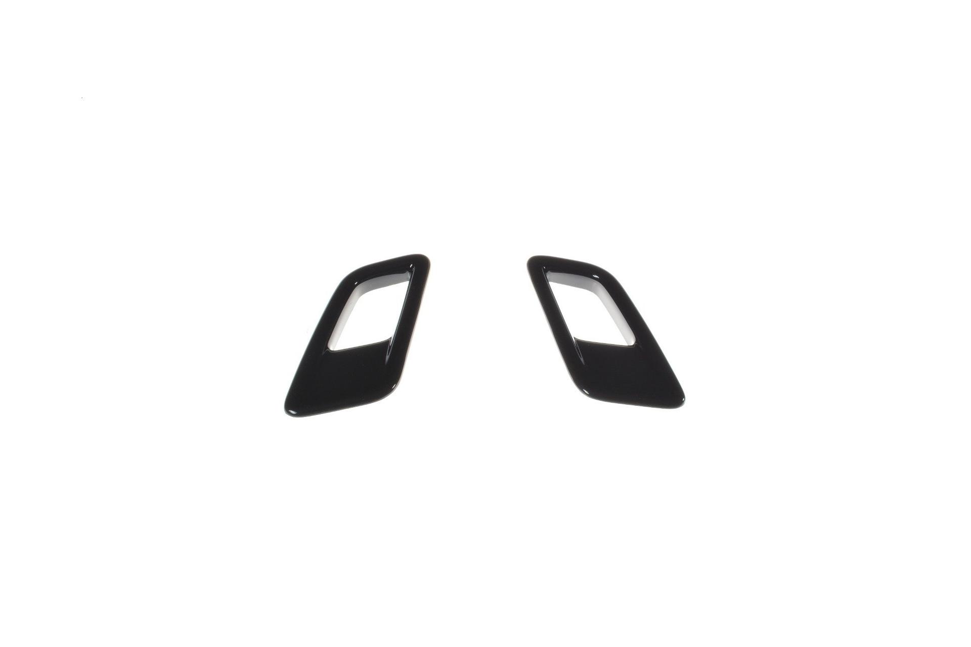 Maxton Design Ilmanottoaukot konepeltiin Ford Focus St-line / ST MK4 ( Smaller )