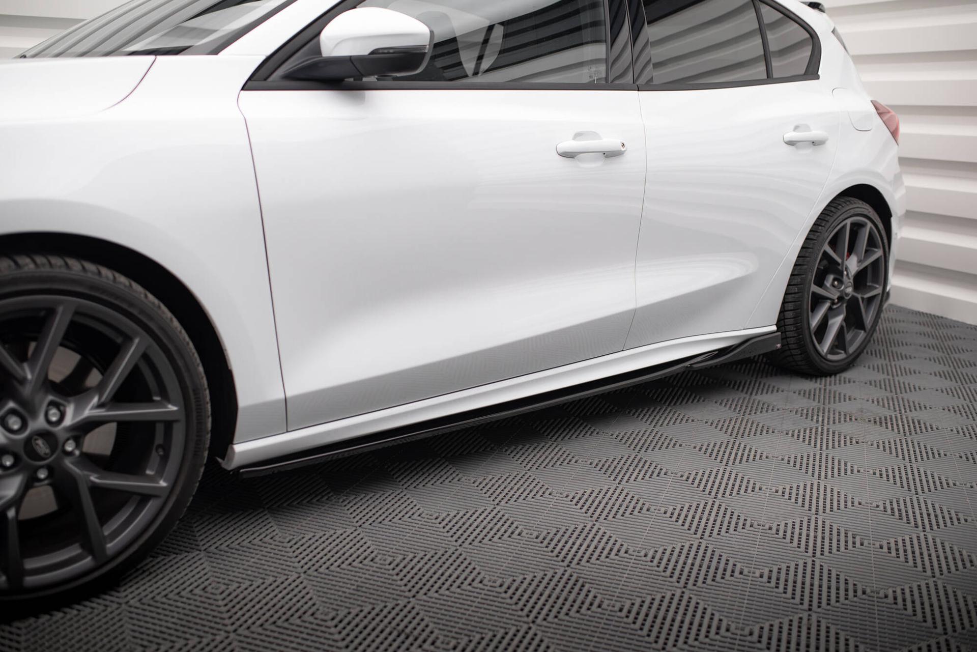 Maxton Design Sideskjørt V.4 Ford Focus ST / St-line MK4
