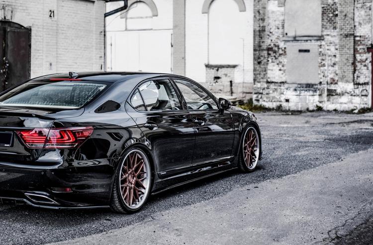 Maxton Design Sivuhelmat Lexus LS Long Wheelbase MK4 Facelift