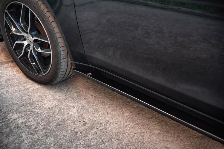 Maxton Design Sivuhelmat Mitsubishi Lancer MK8