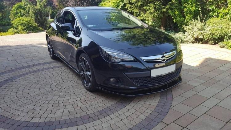 Maxton Design Kuppispoileri Opel Astra J GTC