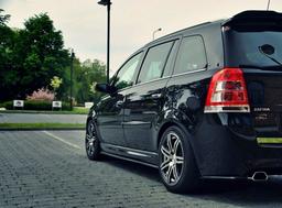 Maxton Design Sivuhelmat Opel Zafira B OPC