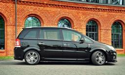 Maxton Design Sivuhelmat Opel Zafira B OPC