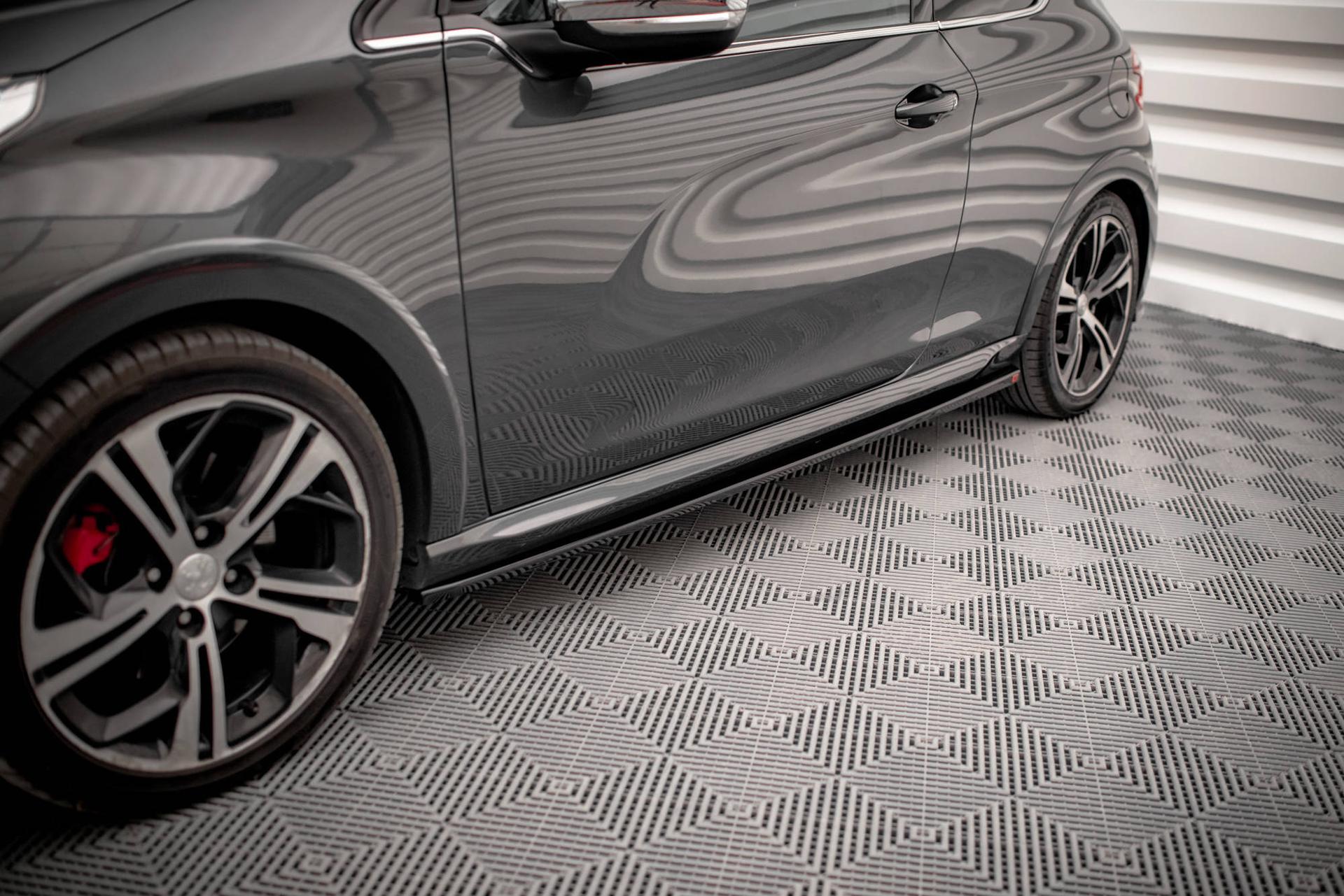 Maxton Design Sivuhelmat Peugeot 208 GTI MK1