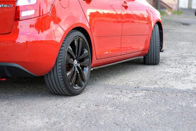 Maxton Design Sivuhelmat Skoda Fabia RS MK2