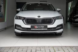 Maxton Design Kuppispoileri V.2 Skoda Octavia MK4