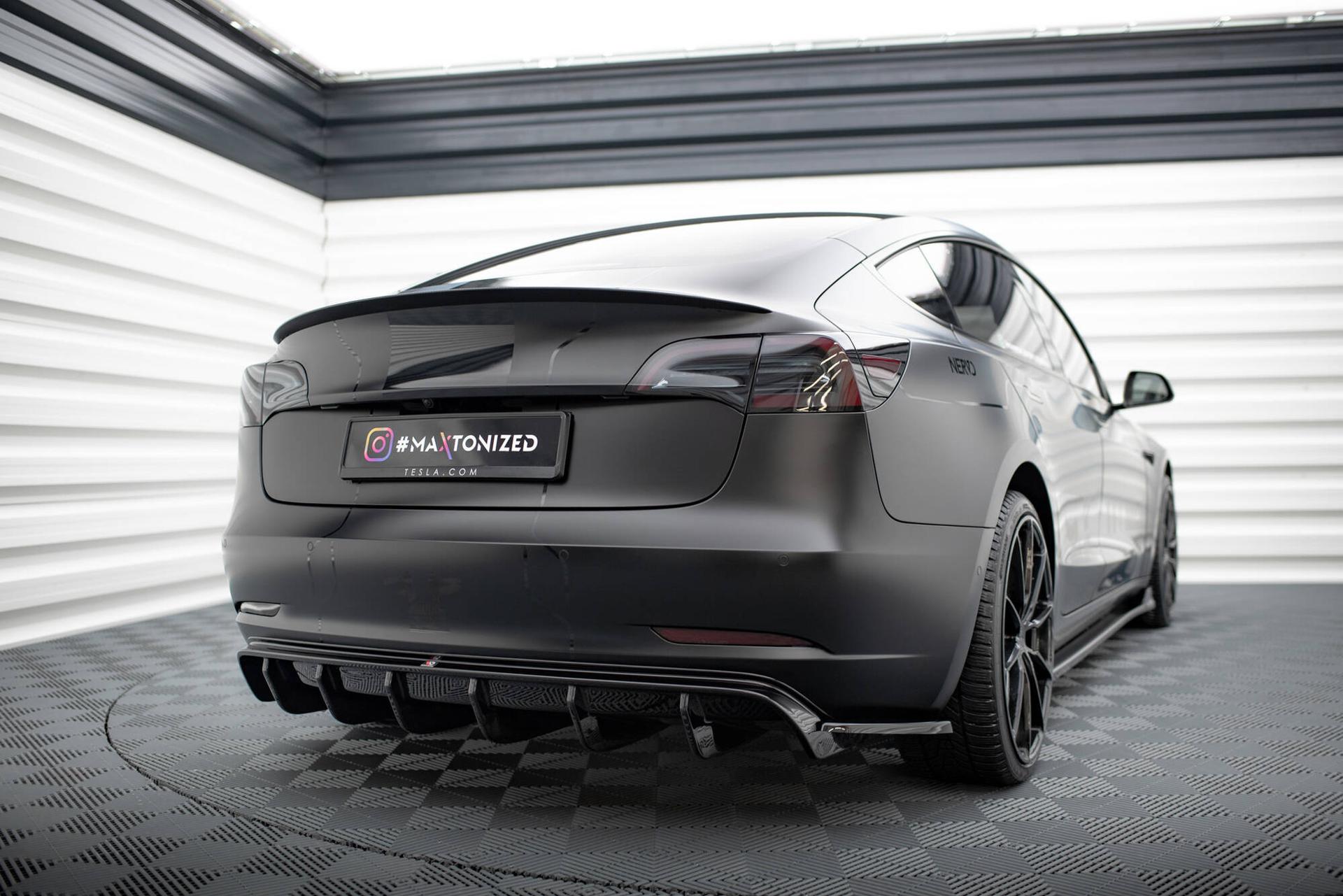 Maxton Design Diffuusori V.2 Tesla Model 3