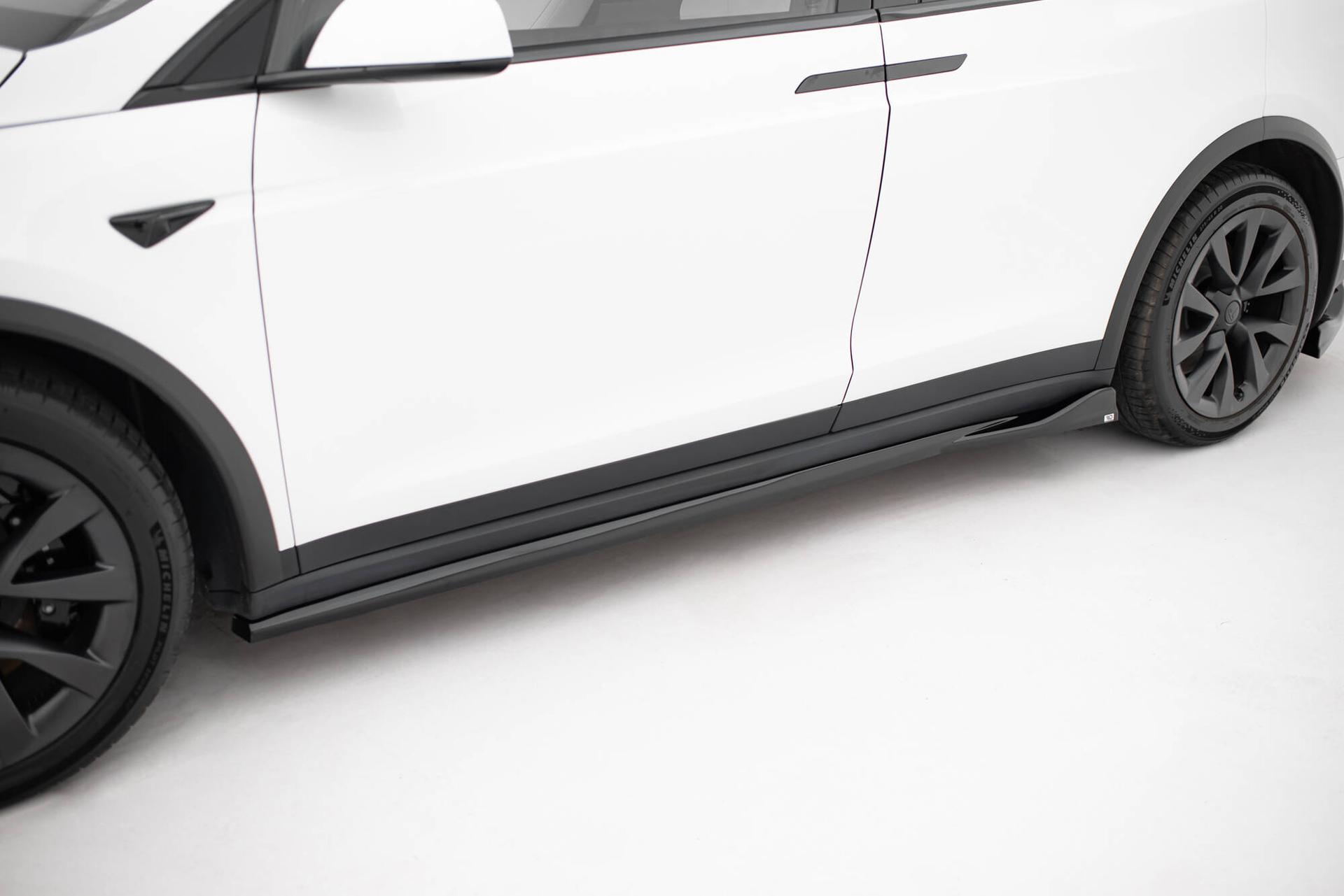 Maxton Design Sivuhelmat V.2 Tesla Model X MK1 Facelift