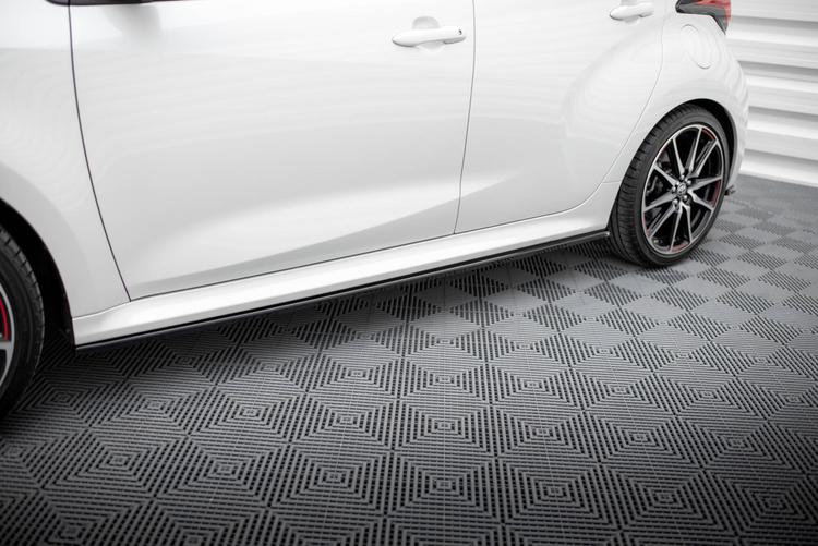 Maxton Design Sivuhelmat V.2 Toyota Yaris MK4