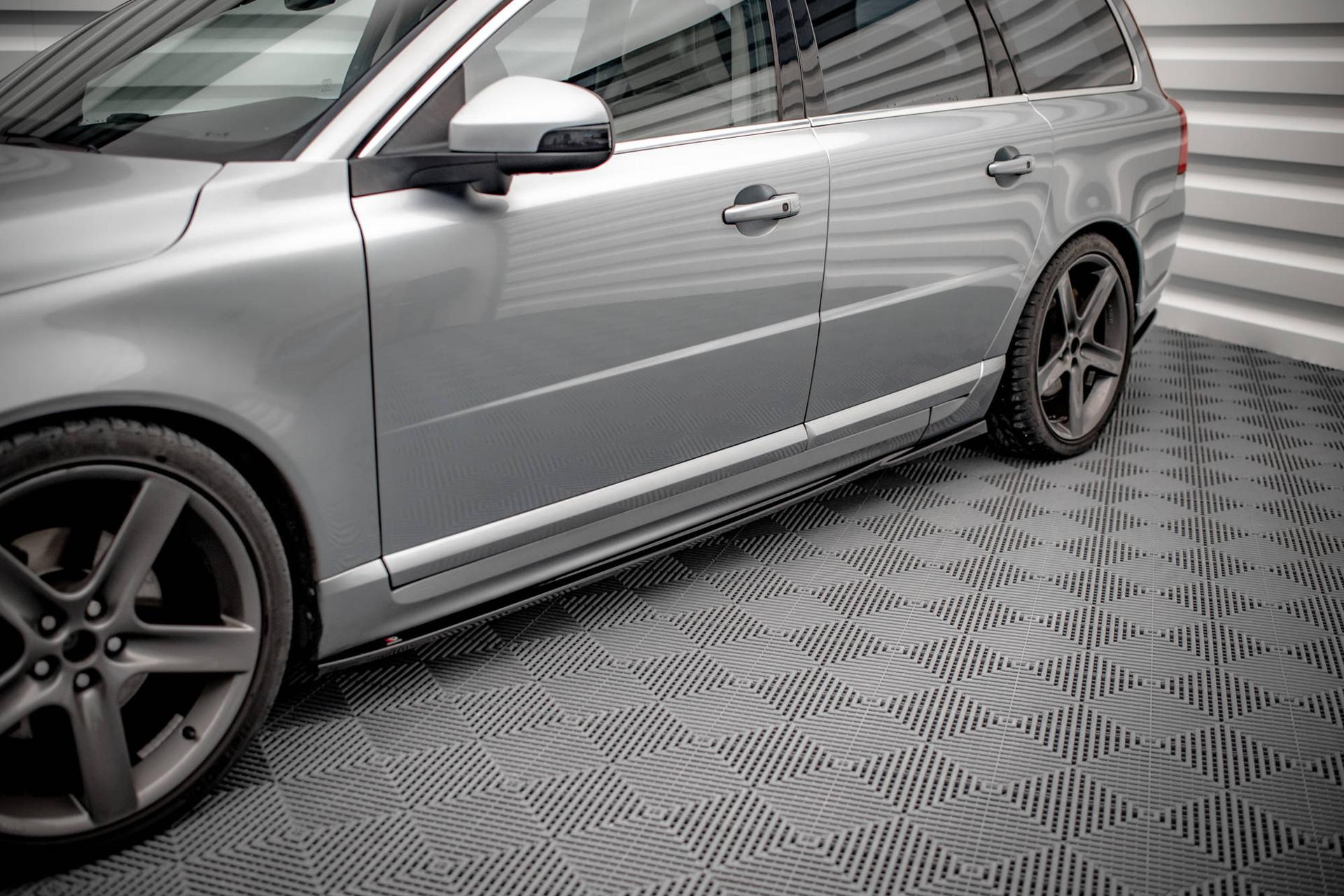 Maxton Design Sivuhelmat Volvo V70 MK3